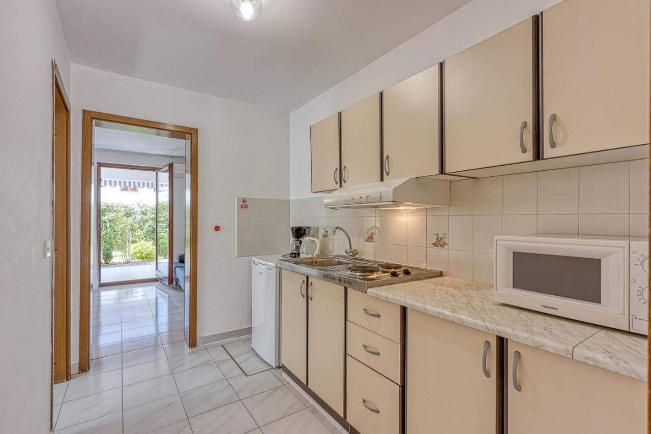 Apartments Kiki Spada Пореч Екстериор снимка